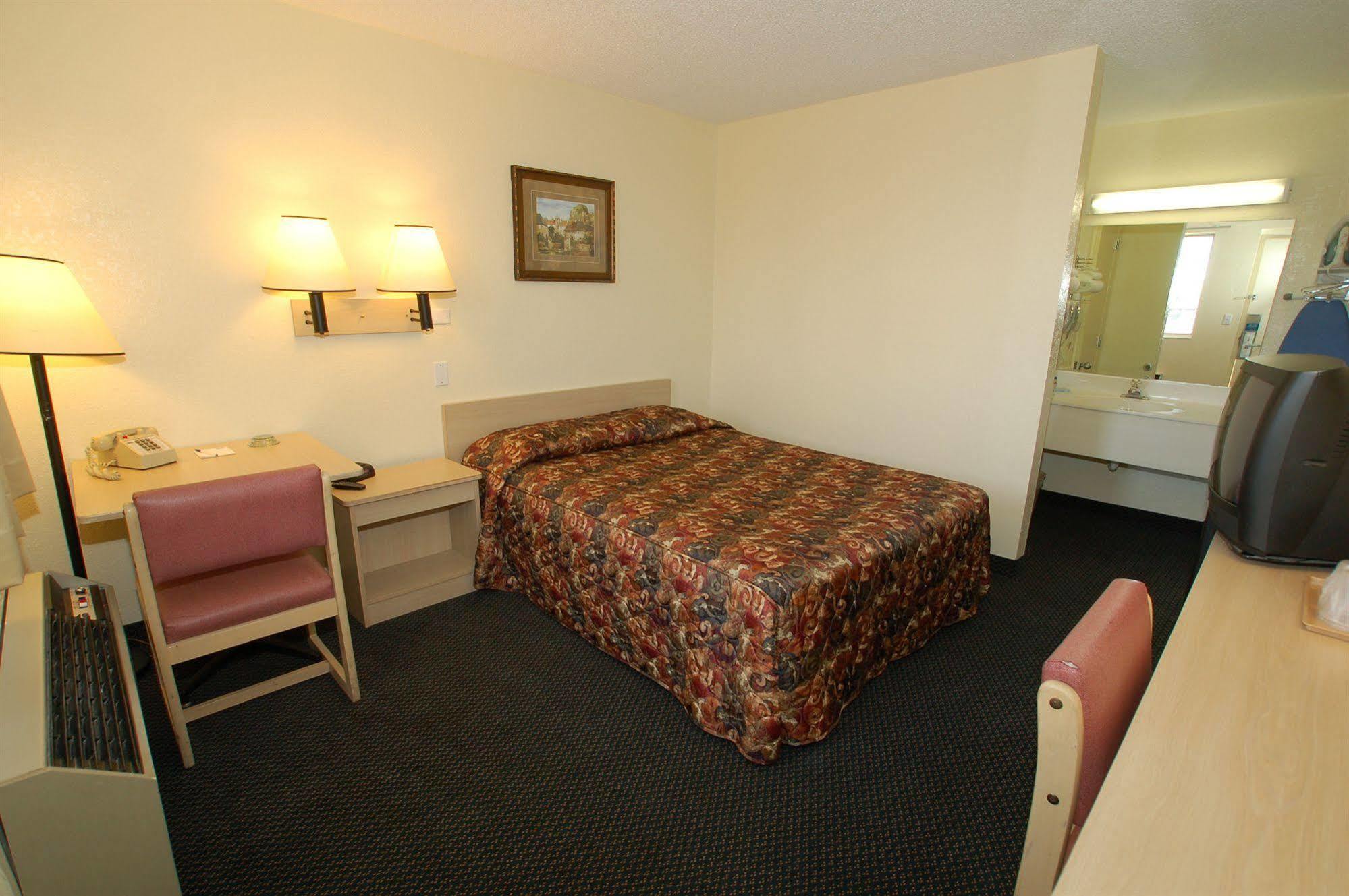 Rodeway Inn Pueblo Habitación foto